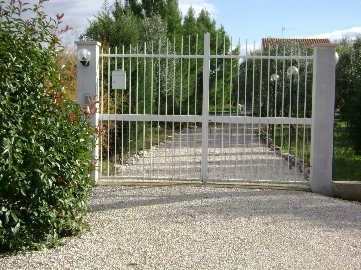 B&B Villa Mediterranee Con Parking Space Trani Exterior photo